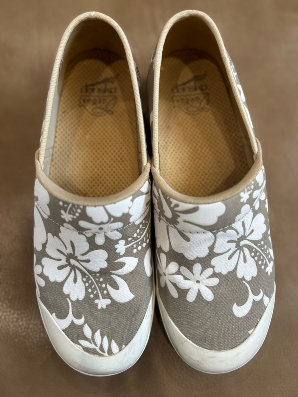 Dansko nursing vegan volley canvas Floral Slip-On closed-back clogs - Picture 2 of 6